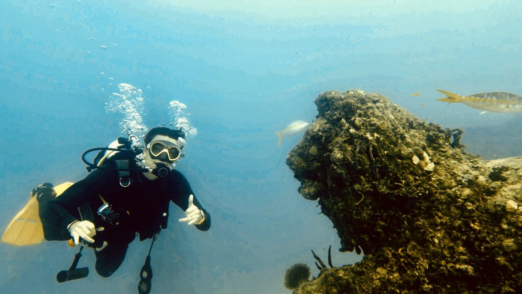 SSI Open Water students completing scuba training in Florida